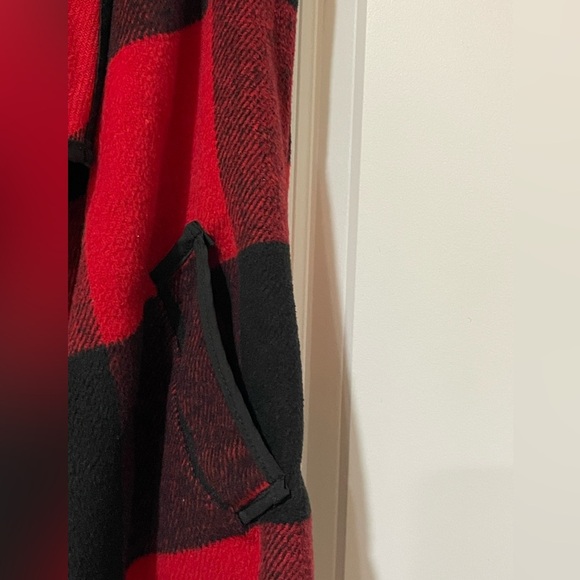 Women’s fleece open front vest size S buffalo plaid with pockets like new - Picture 2 of 6
